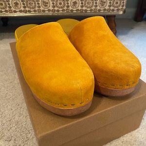 Charlotte Stone clogs